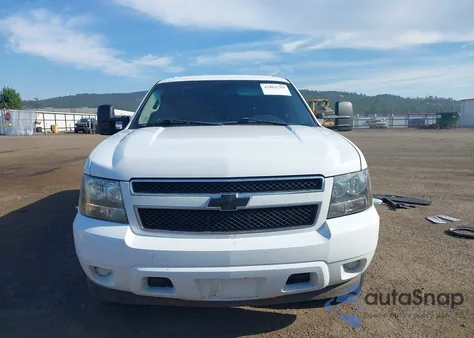 2011 Chevrolet Suburban 2500 Ls z USA, uszkodzony, nr VIN 1GNWKLEG5BR151353